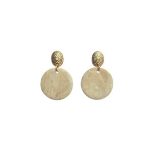Gouden vintage oorbellen met ronde beige clay