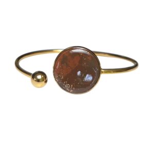 Gouden bangle met gespikkelde bruine clay
