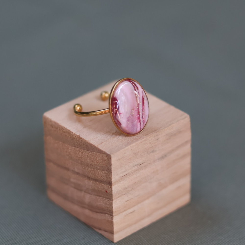 Verstelbare gouden ring met ovale gemarmerde bordeaux clay - Afbeelding 4