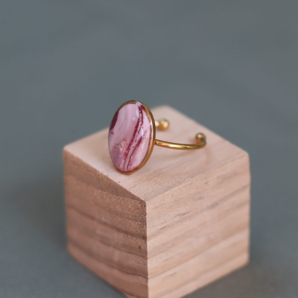 Verstelbare gouden ring met ovale gemarmerde bordeaux clay - Afbeelding 5